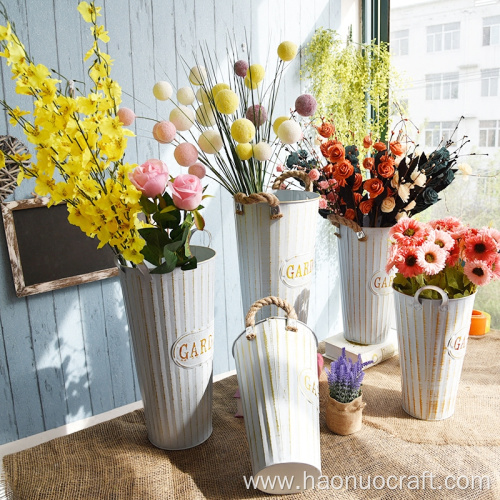 Fábrica decorativa de la flor seca de la maceta del florero del florero del cubo